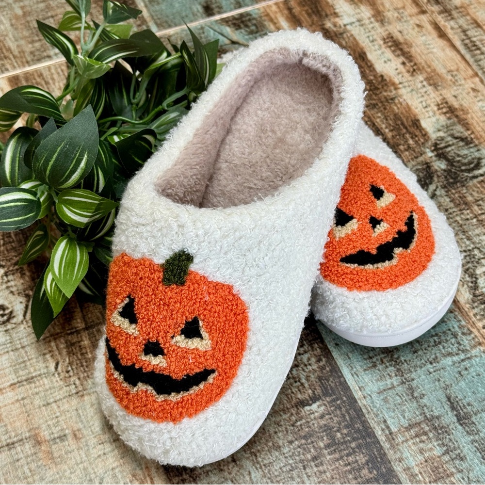 🆕 Women’s Cozy Fall Pumpkin Slippers | #Z47